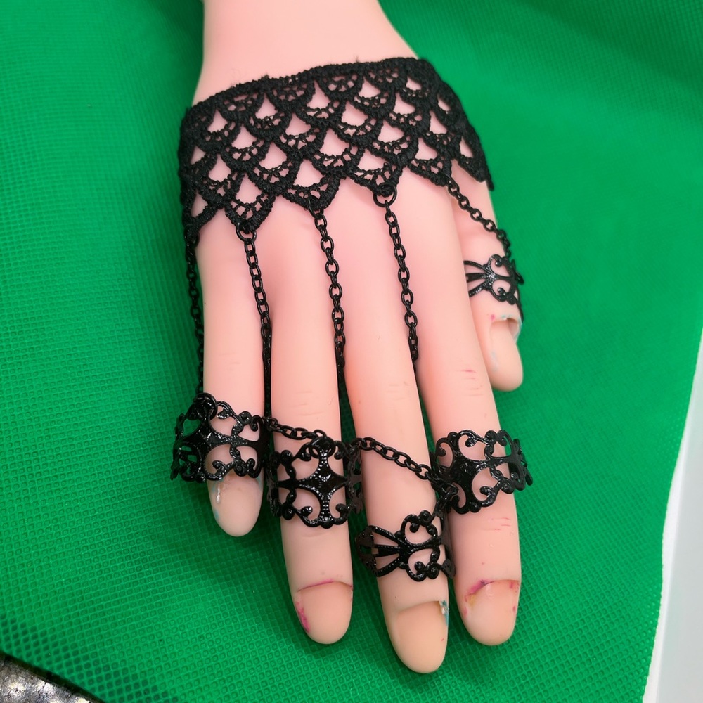 Creative Vintage Black Lace Finger Wrist Chain Rings Bracelets for Women Metal